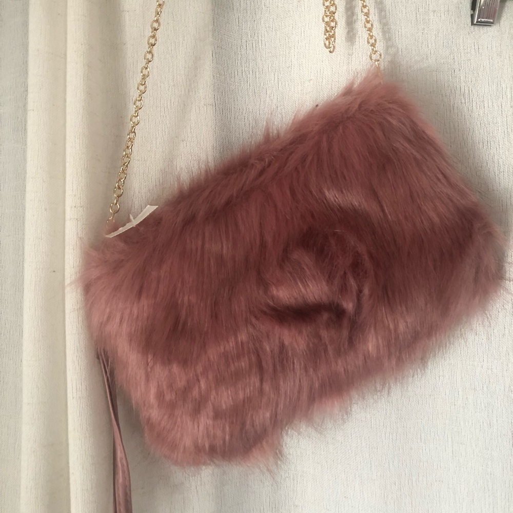 Faux fur mauve crossbody bag💕✨ NWT
